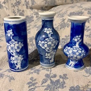 VTG Set of 3 Small Blue White Hand-Painted Miniature Floral Porcelain Bud Vases